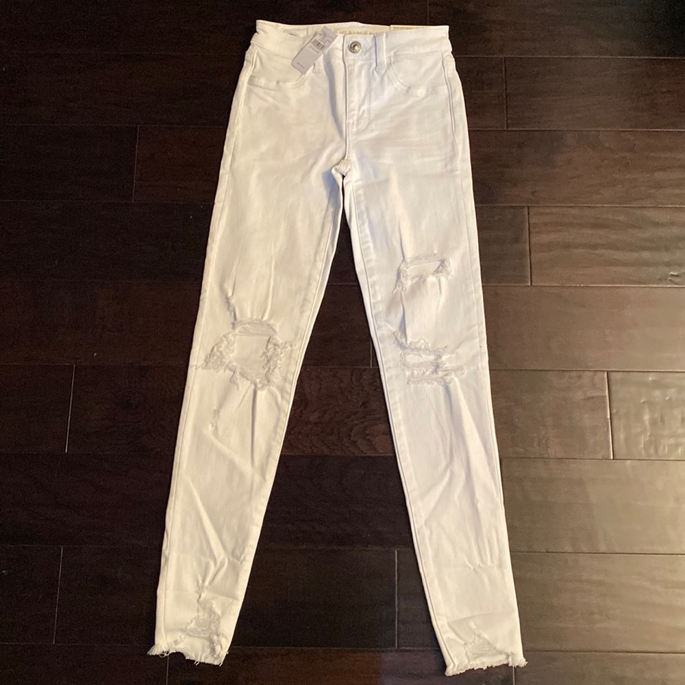 Cute distressed white jean